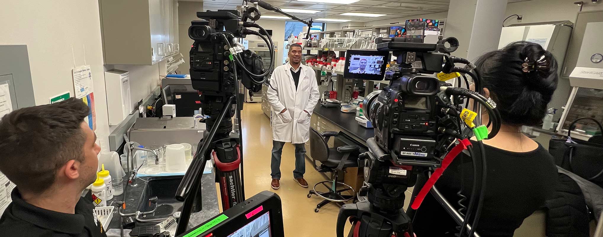 A video Recording with mulitple cameras in a laboratory